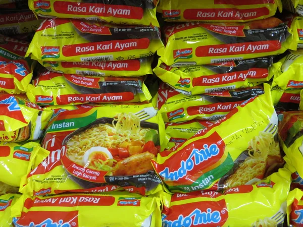 Indonesian best selling instant noodles. — Stock Photo, Image