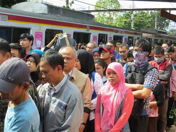 Passagers du train Jakarta — Photo