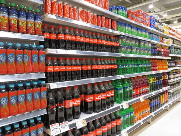 Garrafas de refrigerantes . — Fotografia de Stock