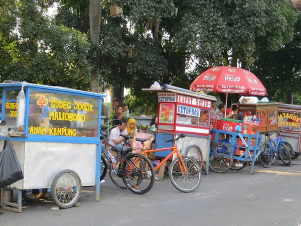 Streetfood-Verkäufer in Jakarta — Stockfoto