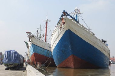 Phinisi at Sunda Kelapa Harbor clipart