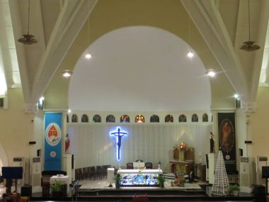 Jakarta, Endonezya - 15 Aralık 2017: Katolik Kilisesi, Saint Therese, Menteng.