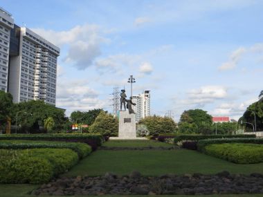 Jakarta, Endonezya - 2 Aralık 2017: Kahramanlar Anıt veya çiftçiler Anıtı (Endonezya: Patung Pahlawan veya Tugu Tani)