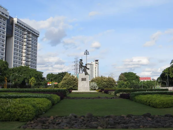 Jakarta, Endonezya - 2 Aralık 2017: Kahramanlar Anıt veya çiftçiler Anıtı (Endonezya: Patung Pahlawan veya Tugu Tani)