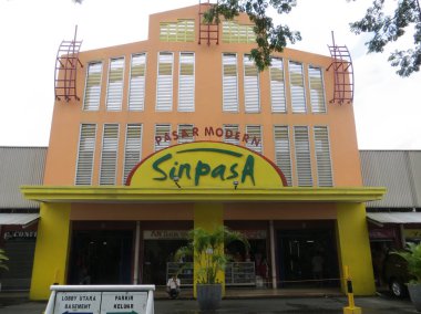 Serpong, Endonezya - 22 Aralık 2017: Pasar Modern Sinpasa, Gading Serpong'da modern bakkal pazarı.