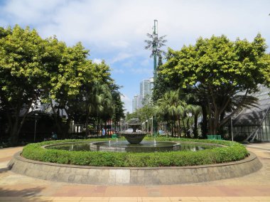 Jakarta, Endonezya - 3 Aralık 2017: Peyzaj Taman Menteng (Menteng Park).
