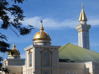 Serpong, Endonezya - 31 Aralık 2017: Mescid-i Muhajirin Lautze (El-Muhajirin Lautze Camii).