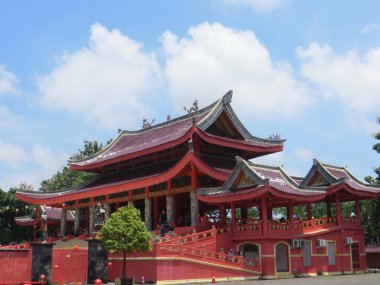Semarang, Endonezya - 10 Şubat 2018: Sam kaka Kong Temple (Gedung Batu Tapınağı), orta Java en eski Çin tapınakta.