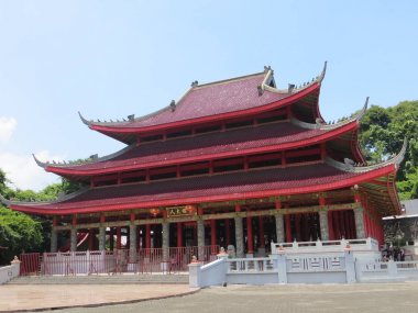 Semarang, Endonezya - 10 Şubat 2018: Sam kaka Kong Temple (Gedung Batu Tapınağı), orta Java en eski Çin tapınakta.