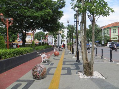 Semarang, Endonezya - 8 Şubat 2018: Kota Lama'da yaya kaldırımı.