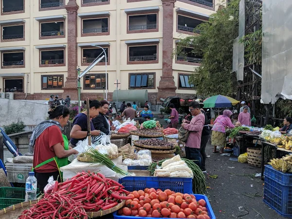 Denpasar Indonesien August 2019 Straßenhändler Die Morgens Vor Pasar Badung — Stockfoto