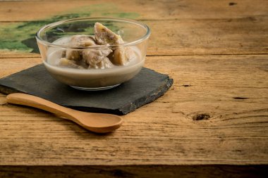 Hindistan cevizi sütü, muz Tay tatlı