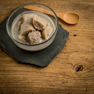 Hindistan cevizi sütü, muz Tay tatlı