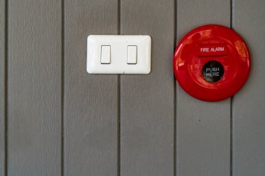 Duvarda yangın anahtarı