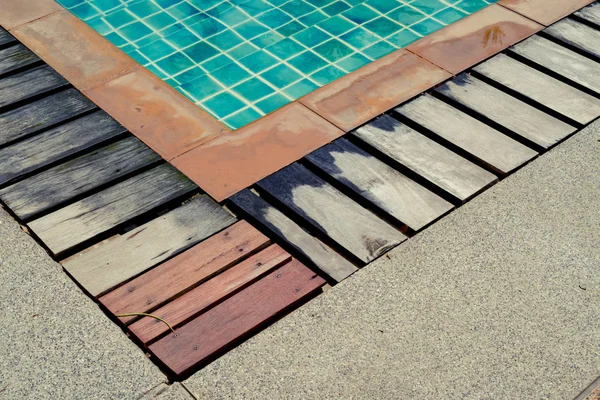 Água azul na piscina — Fotografia de Stock