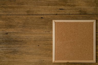 kahverengi mantar pano