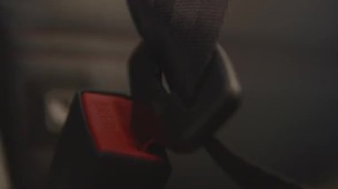 Arabada emniyet kemerlerinizi bağlayın