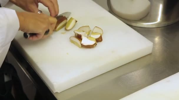 Chef cutting mushrooms — Stock Video