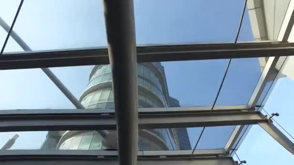 Ciudad Vista desde la galería — Vídeo de stock