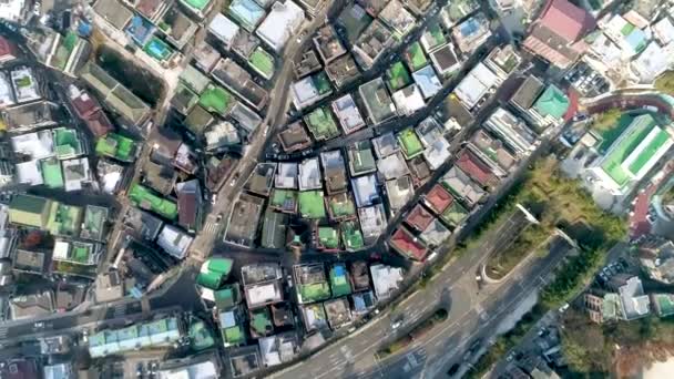 Drone Vista Área Residencial Com Telhados Coloridos — Vídeo de Stock