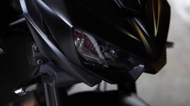 Motosiklet ışıklarındaki detaylar