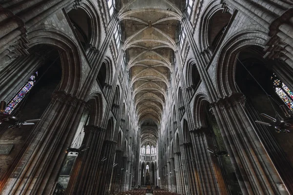 Interior of gothic cathedral in Rouen — Stock Photo, Image