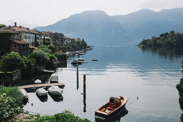 Belo tranquilo Lago Como — Fotografia de Stock