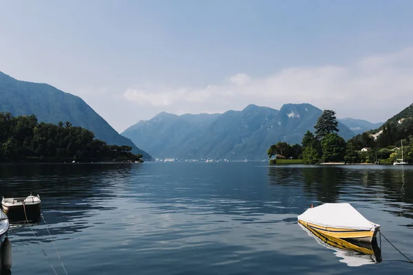 Bellissimo lago di Como tranquillo — Foto Stock