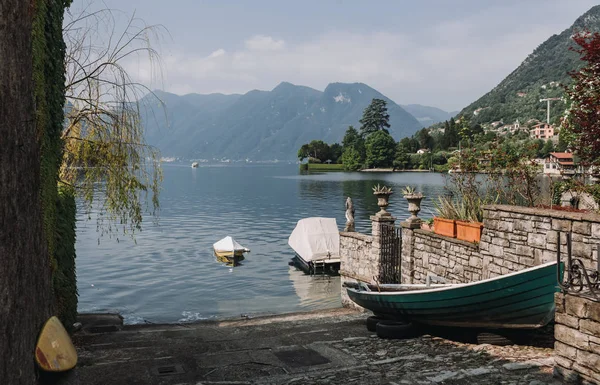 Bellissimo lago di Como tranquillo — Foto Stock