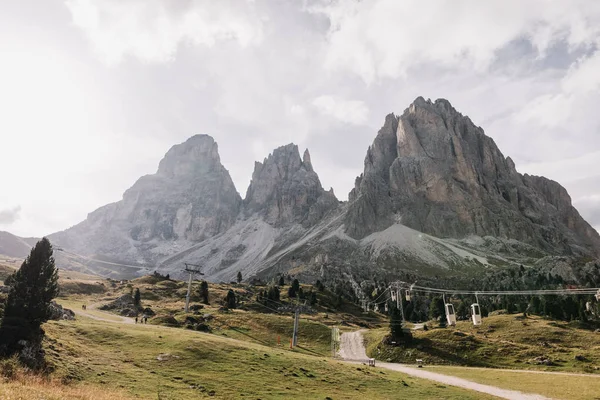 Cable road in Dolomite mountains — Stock Photo, Image