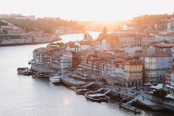 Luftaufnahme des Porto-Stadtbildes mit rotem Dach — Stockfoto