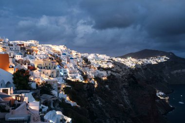 Santorini Island alacakaranlıkta