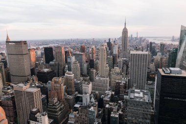 Manhattan gün batımında gökyüzü