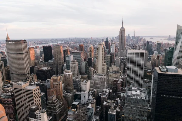 Manhattan panorama při západu slunce — Stock fotografie