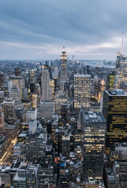 Manhattan skyline al atardecer — Foto de Stock