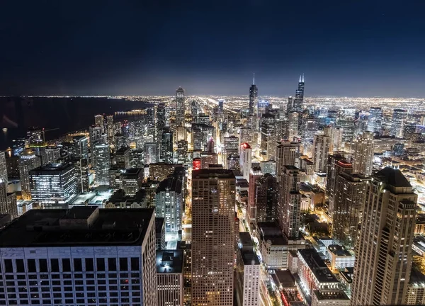 Paisaje urbano de Chicago de noche — Foto de Stock