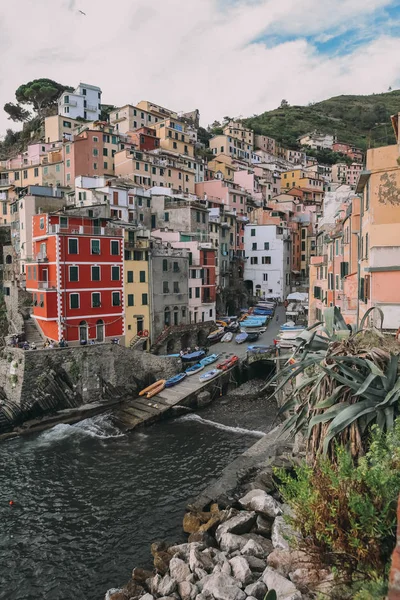 Vista panorâmica da vila colorida Vernazza — Fotografia de Stock