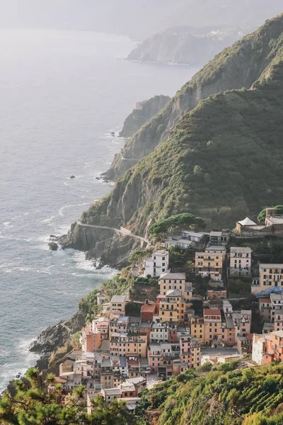 Vista panorámica de colorido pueblo Vernazza — Foto de Stock