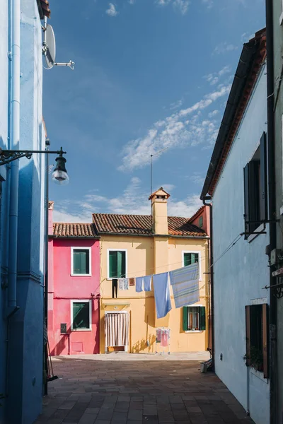 Famosos edifícios coloridos em Burano — Fotografia de Stock