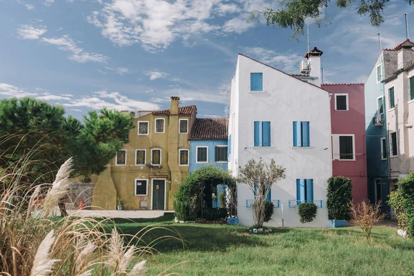 Znanych budowli kolorowe Burano — Zdjęcie stockowe