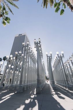 Kentsel ışık heykel aşıklar, Los Angeles