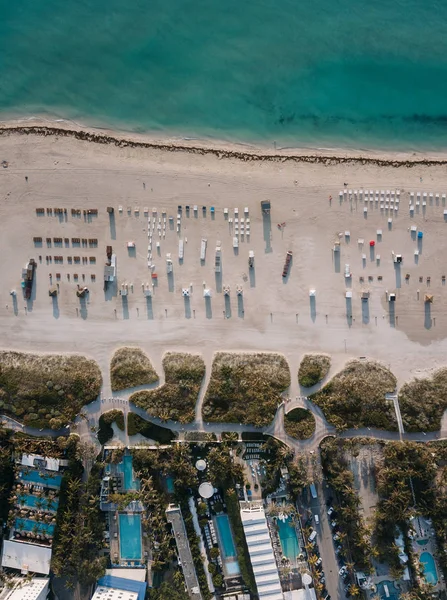 Vue Aérienne Plage Sable Avec Chaises Longues Miami Beach Floride — Photo