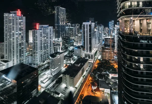 Iluminado Miami Centro Noite Eua — Fotografia de Stock