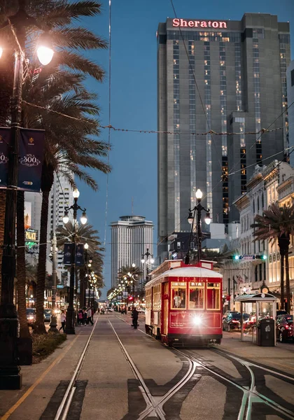 Verlichte Tram Straat Schemering New Orleans Verenigde Staten — Stockfoto