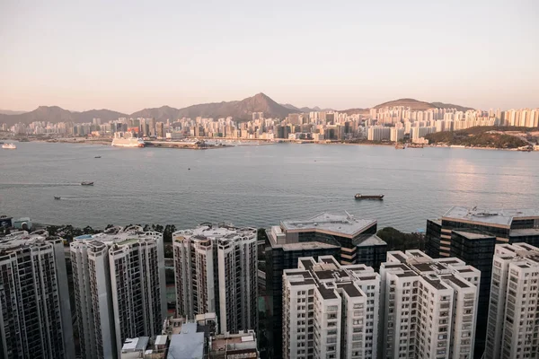 Festői Kilátással Kőbánya Bay Hong Kong Felhőkarcolók Üzleti Célú Épületek — Stock Fotó