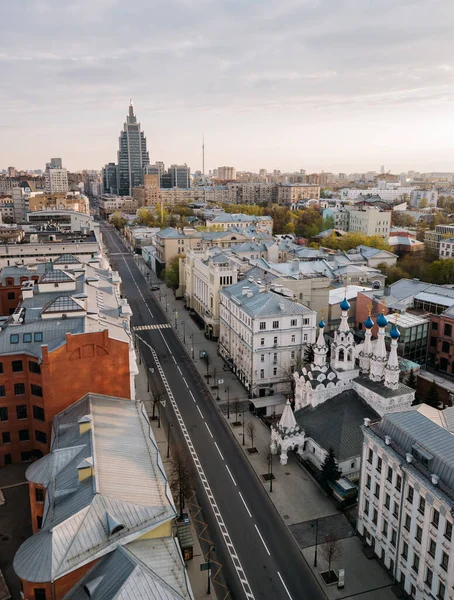 Puste ulice Moskwy podczas kwarantanny w kwietniu 2020 r. — Zdjęcie stockowe