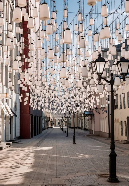 Пустой Столешников в Москве во время карантинной изоляции в апреле 2020 года — стоковое фото