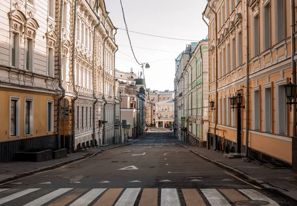 Ruas vazias de Moscou durante o bloqueio de quarentena em abril 2020 — Fotografia de Stock