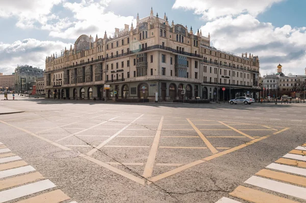 Empty Moscow streets during the quarantine lockdown in April 2020 — Stock Photo, Image