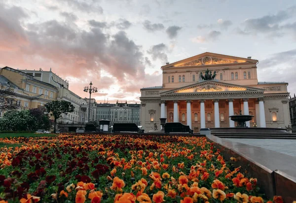 Bolshoi Treater em Moscou ao pôr do sol, Rússia — Fotografia de Stock